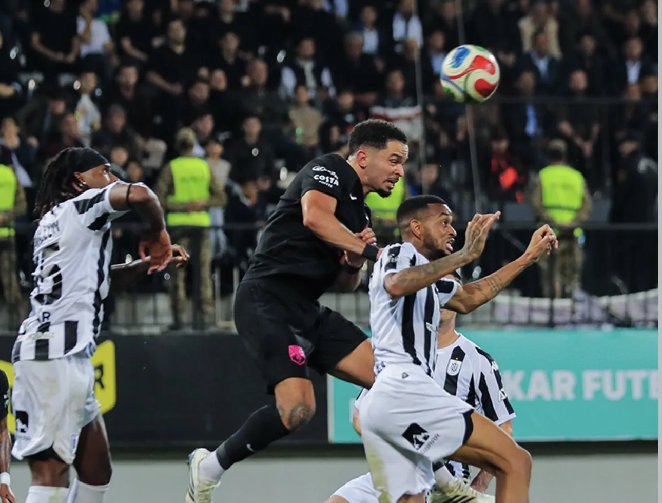 Neftchi and Sabah Play Out Goalless Draw in Thrilling Encounter