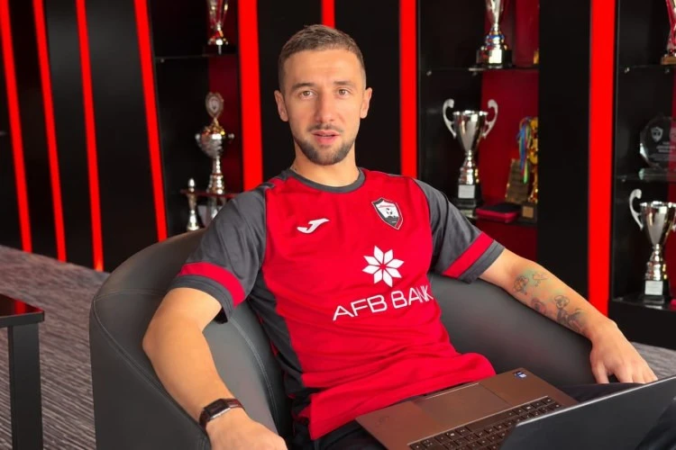 Qəbələ sign Albanian midfielder Endri Çekiçi